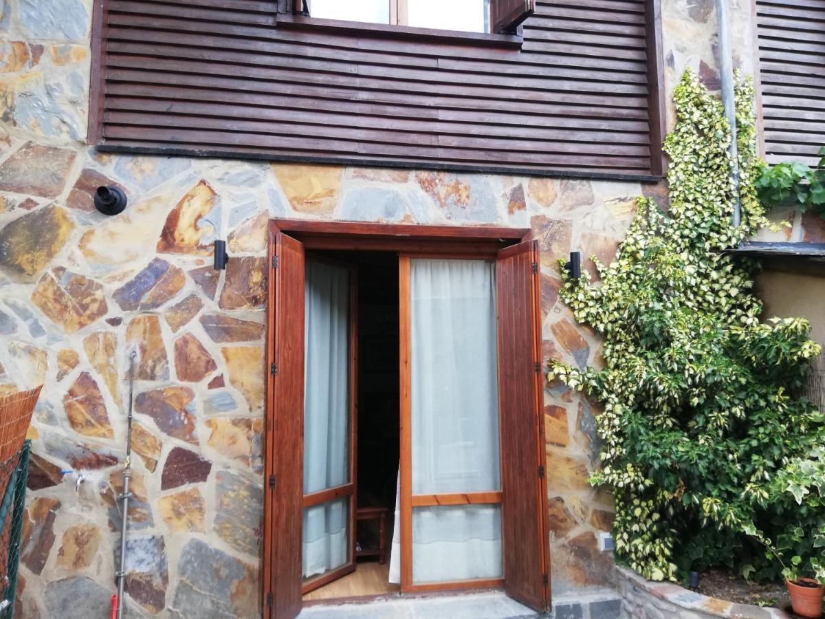 Pequeno Adosado De Montana Con Terraza Villa Villanova Exterior photo